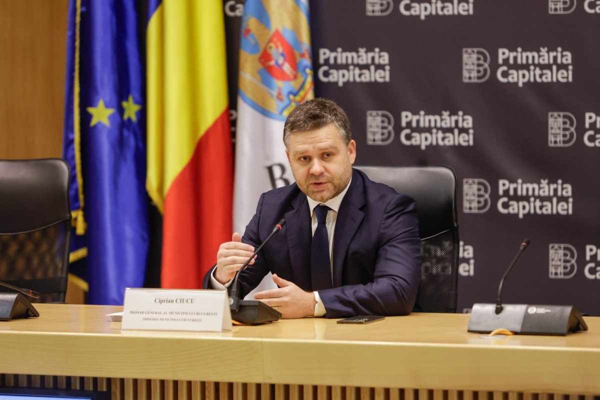 Primarul Capitalei, Ciprian Ciucu, atrage atenția cu gravitate asupra unei situații financiare critice care s-a instalat în bugetul municipiului București, punând în pericol stabilitatea serviciilor publice și echilibrul economic local