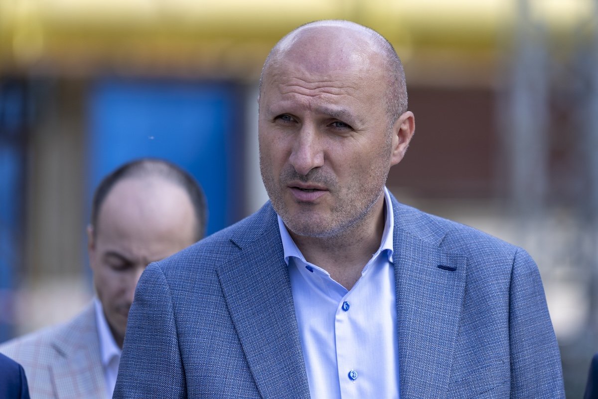 Claudiu Crețu, directorul general al ELCEN, compania de stat care furnizează cea mai mare parte a agentului termic și a energiei electrice din București, poate reveni la conducerea insituției