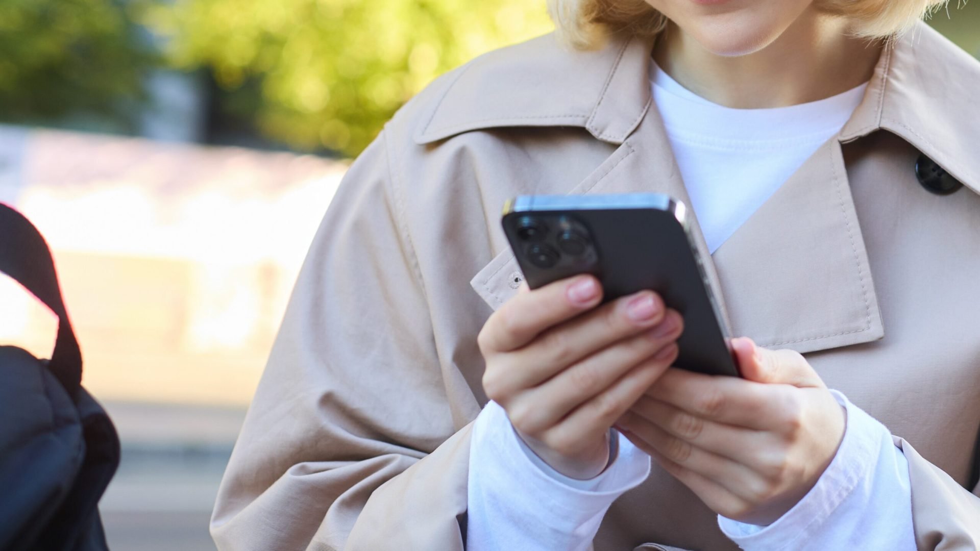 Bucureștenii pot depune acum cererile pentru toaletarea sau defrișarea copacilor online, o măsură menită să simplifice procedura și să accelereze obținerea avizelor de mediu