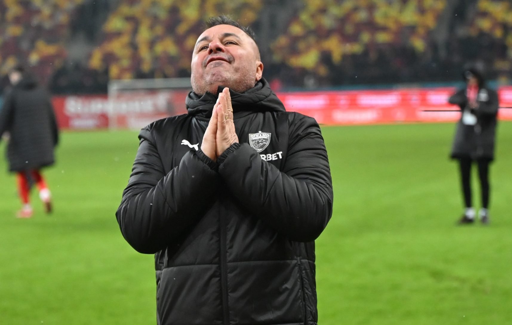 Florentin Petre, amendat pentru scandări rasiste și injurii la adresa rivalei Comisia de Disciplină a Federației Române de Fotbal a decis sancționarea lui Florentin Petre, antrenor secund la Dinamo București, după incidentul de la meciul din Cupa României cu Hermannstadt