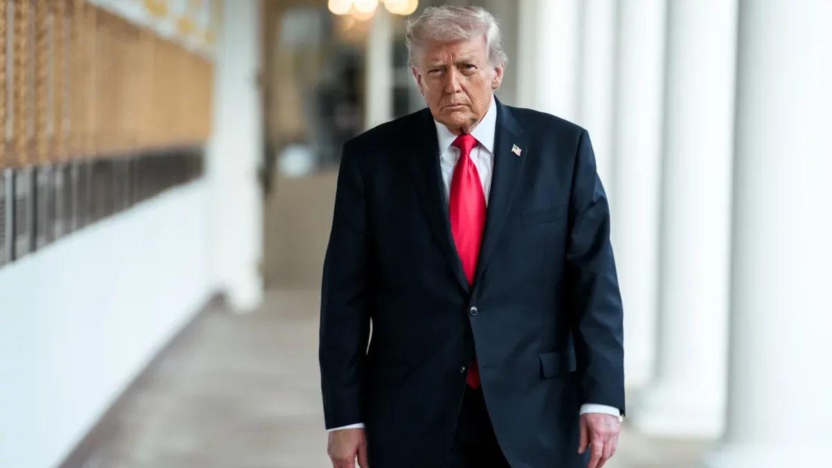 Donald Trump pregătește terenul pentru o intervenție militară în Iran: intenții și posibile scenarii Tema unui eventual atac american asupra Iranului rezonează din nou în spațiul geopolitic, iar ultimele informații indică faptul că fostul președinte Donald Trump analizează în continuare opțiunea unei intervenții terestre în țara de la Golful Persic