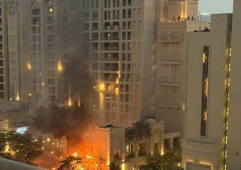 Monarhiile din Golf, simboluri ale stabilității și luxului în plină criză geopolitică Timp de decenii, regatele din Golf s-au prezentat ca adevărate enclave de stabilitate și prosperitate într-o regiune marcată de conflicte și volatilitate