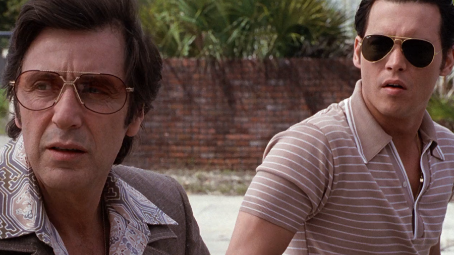 Johnny Depp a demonstrat, din nou, în filmul din 1997 „Donnie Brasco” că poate excela în roluri serioase și complexe, dincolo de imaginea sa adesea caricaturală de actor excentric