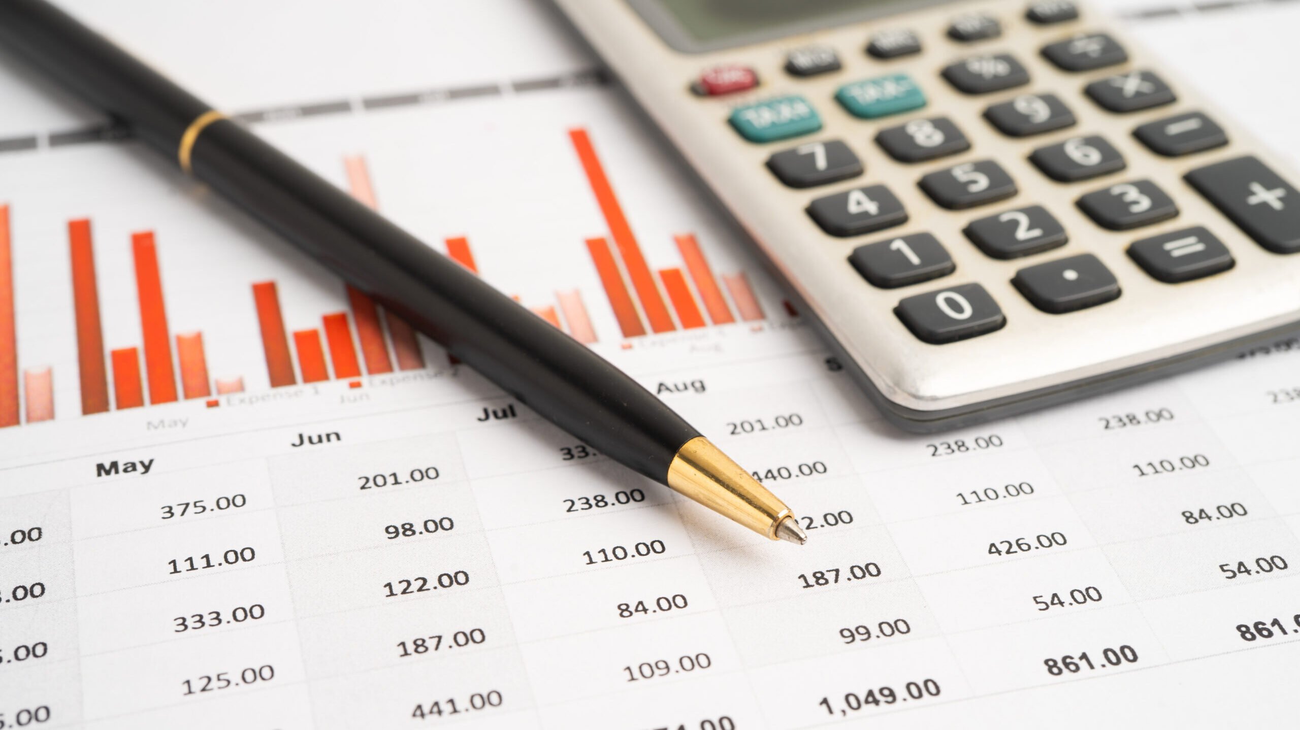 INS: Economia României a încetinit semnificativ, intrând în recesiune tehnică în ultimele luni ale anului 2025