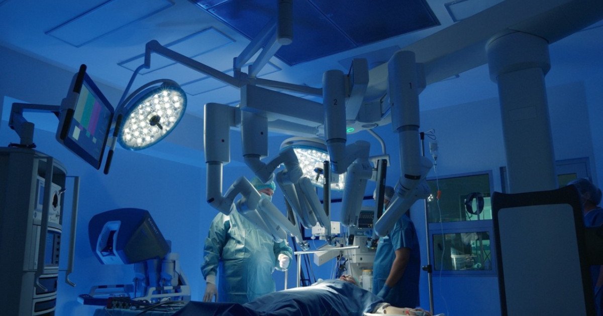 România avansează în domeniul tehnologiei medicale, dar accesul la noile echipamente și intervenții rămâne limitat de costuri și de resursele alocate