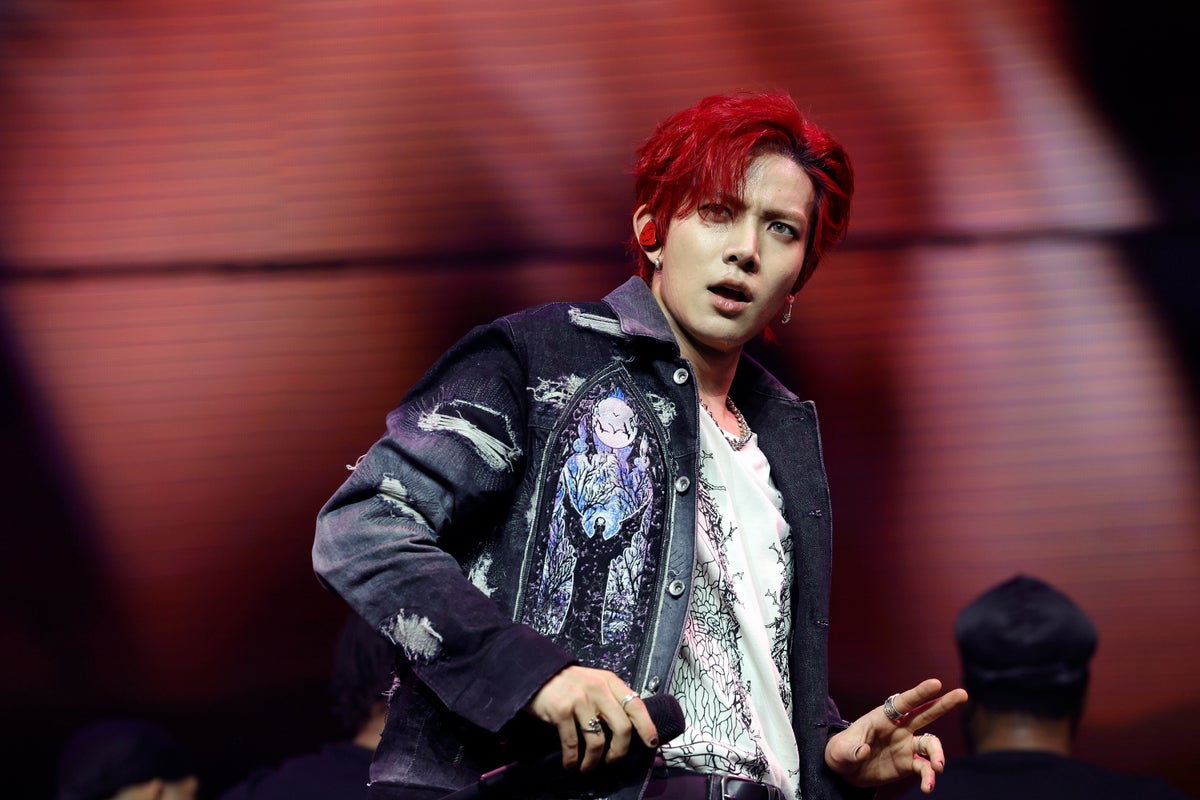 Heeseung, unul dintre membrii fondatori ai grupului sud-coreean Enhypen, a anunțat joi oficial că părăsește formația pentru a-și urma cariera solo