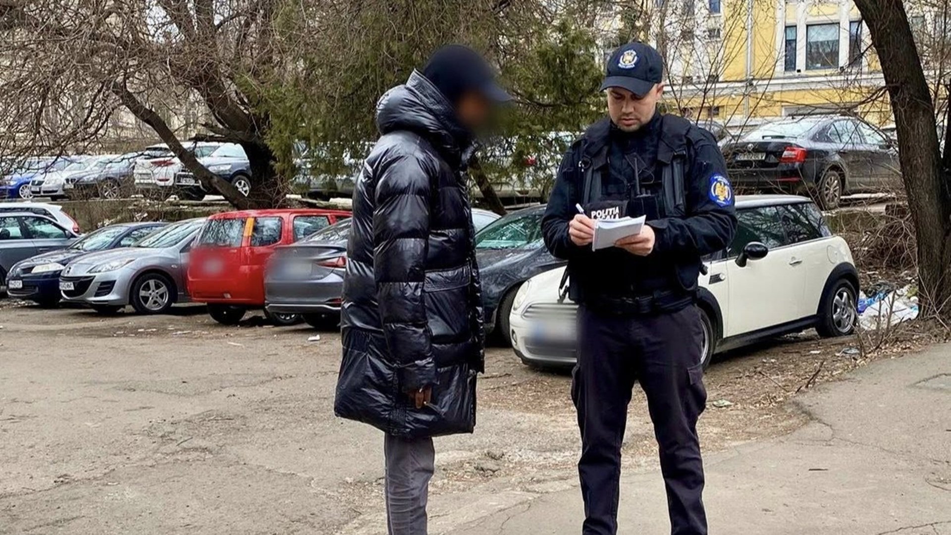 Peste 100 de amenzi aplicate de Poliția Locală din București pentru falșii parcagii, un fenomen tot mai des întâlnit în Capitală