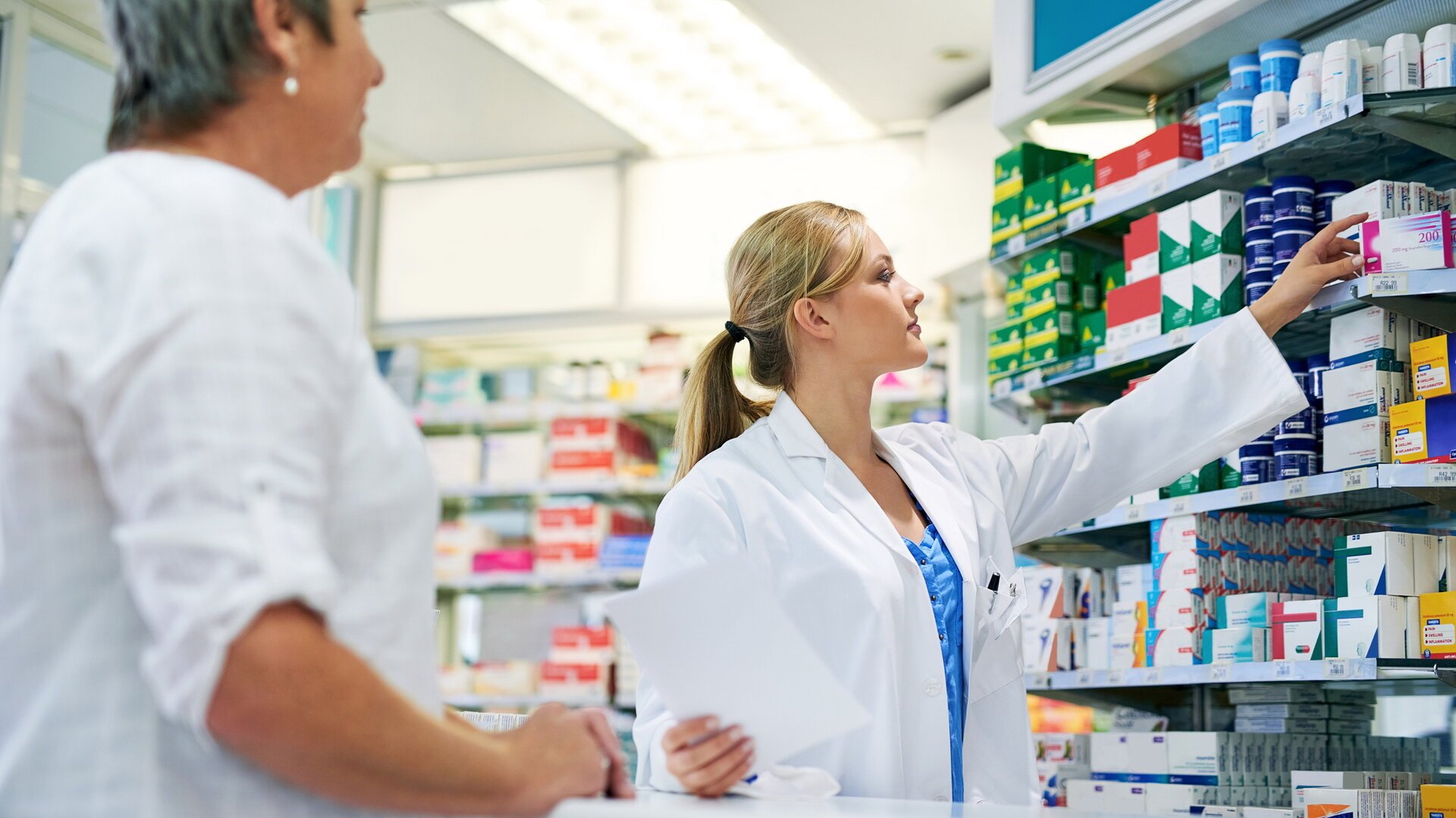 Prețurile la medicamentele esențiale cresc alarmant, afectând din ce în ce mai mult bugetele românilor, în special pe cele ale pensionarilor