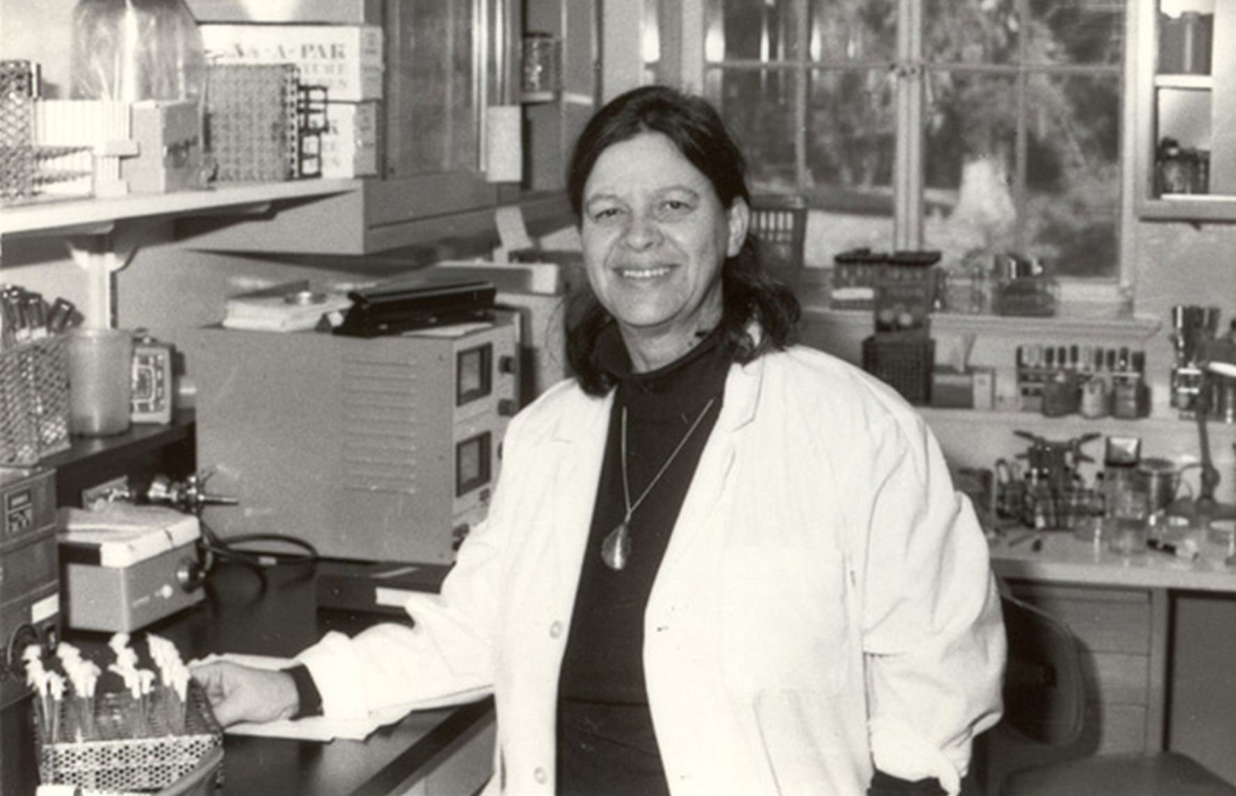 Premiul Nobel și lecția uitată a recunoașterii women in science De mai bine de un secol, Premiul Nobel a reprezentat cea mai înaltă distincție internațională în domeniul științei, însă istoria premiilor a reflectat și o serie de absente notabile, mai ales în cazul femeilor care au contribuit fundamental la marile descoperiri