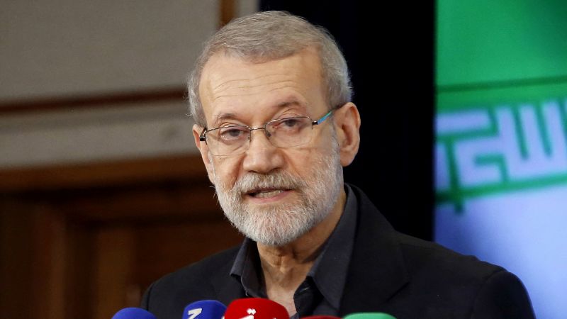 Un vas de război al Marinei Militare a Statelor Unite, considerat a fi încărcat cu mii de militari marini și sailor, se apropie de strâmtoarea Malacca, în apropiere de Singapore, într-o mișcare care atrage atenția comunității internaționale