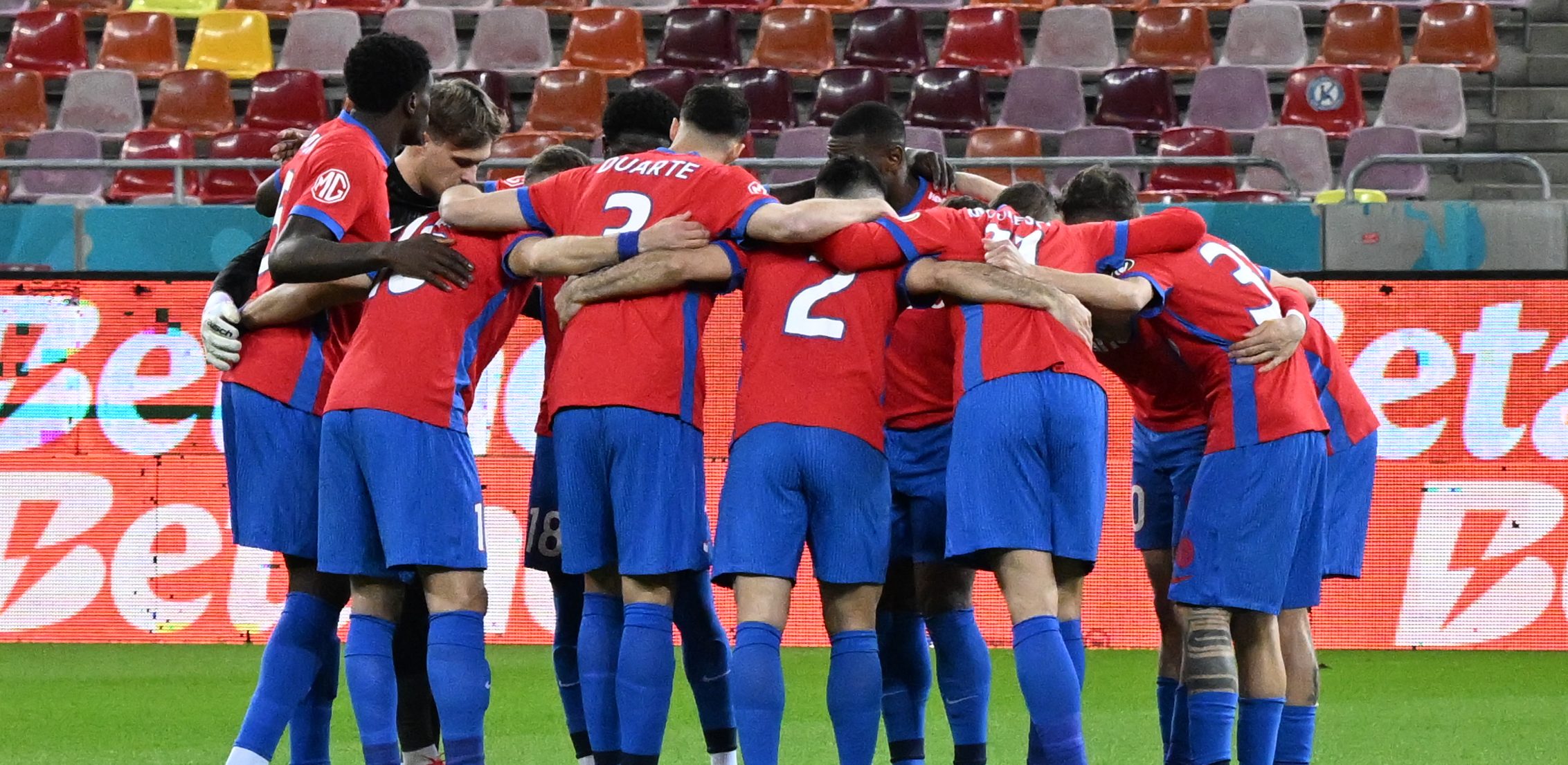 Gigi Becali a ieșit furios după încheierea ultimului meci al sezonului regulat din SuperLigă, acuzând jucătorii FCSB de lipsă de profesionalism și angajament, după înfrângerea categorică suferită pe teren propriu, scor 1-3 cu U Cluj