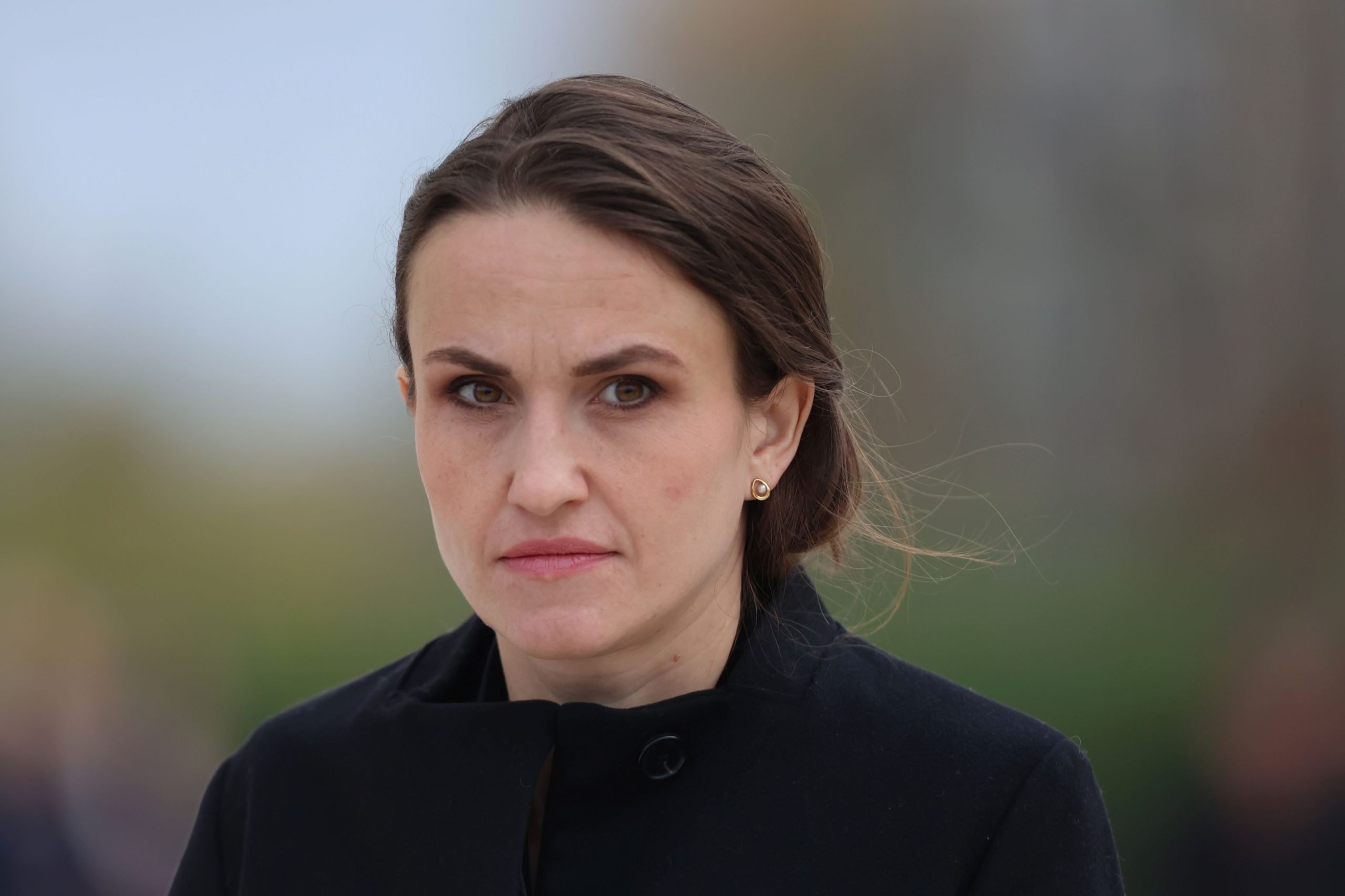 Ministrul Afacerilor Externe, Oana Ţoiu, asigură: Nu există români răniți în conflictul din Orientul Mijlociu și anunță discutarea planurilor de evacuare mâine Situația tensionată din Orientul Mijlociu continuă să fie o sursă de îngrijorare pentru comunitățile diplomatice și cetățenii români aflați în zonă