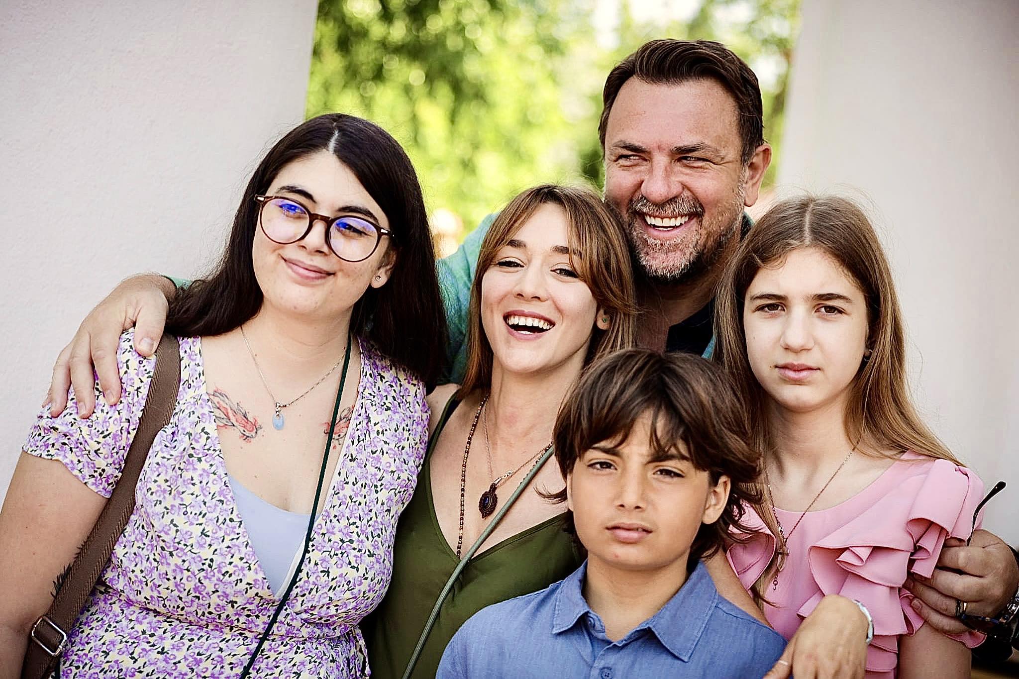 Horia Brenciu, încercări de a-și spori șansele de a reveni acasă în condiții de siguranță, pe fondul conflictsului din Ucraina Situația tumultoasă din regiunea vecină a forțat și familia artistului Horia Brenciu să își reconfigureze planurile de călătorie