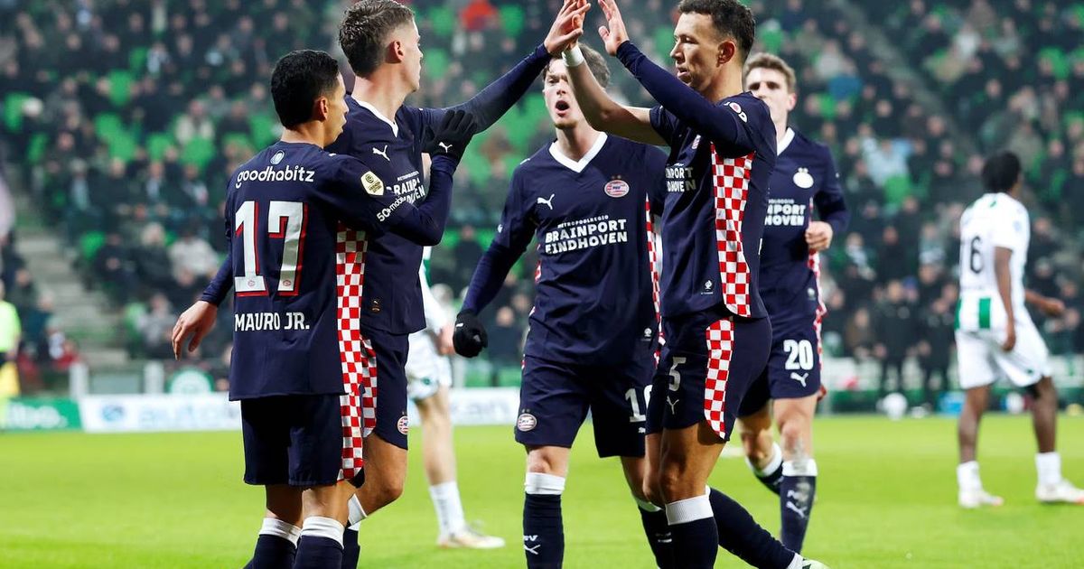 Eșecul în Cupa Nijmegen și problemele de lot pentru PSV Eindhoven Nimic nu a mers după planul pentru PSV în partida de la Nijmegen: echipa a fost învinsă cu 2-0 de către NEC, o dezamăgire majoră într-un sezon în care elevii lui Peter Bosz aveau ca obiectiv câștigarea trofeului intern, dar și pătrunderea în fazele avansate ale unei competiții care le fusese aproape cu un sezon în urmă