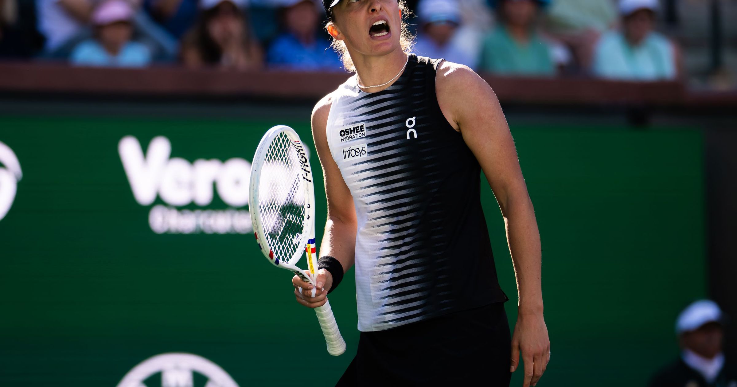 Elina Svitolina intră în semifinale la Indian Wells după o victorie spectaculoasă împotriva Iga Swiatek Indian Wells a fost martorul unei dueluri intense și pline de răsturnări de situație, încheiată cu o victorie a jucătoarei ucrainene Elina Svitolina în fața celei de-a doua favorite, Iga Swiatek