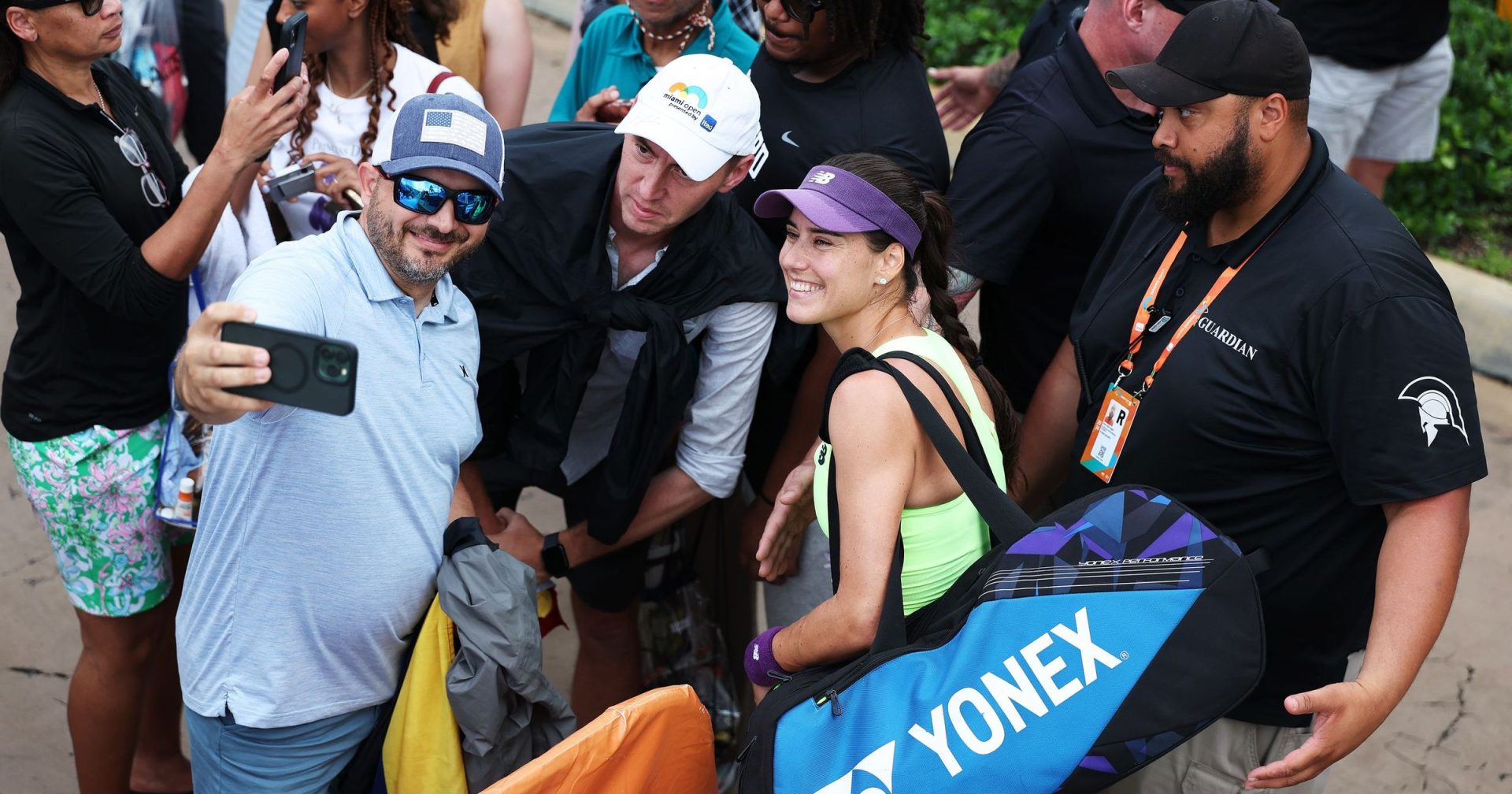 Tenisul românesc strălucește la Miami, iar rezultatele sportive ale româncelor din cadrul turneului Miami Open sunt pe cale să readucă în prim-plan forța și valoarea jucătoarelor de pe plaiurile mioritice