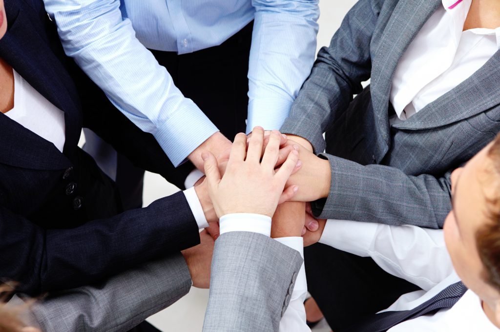 Guvernul alocă peste 4 miliarde de lei pentru servicii sociale în comunitățile rurale Guvernul României a anunțat recent lansarea unui proiect major destinat sprijinirii persoanelor vulnerabile din mediul rural, într-un efort de a reduce decalajul între zonele urbane și cele rurale în ceea ce privește accesul la servicii sociale, educație și sănătate