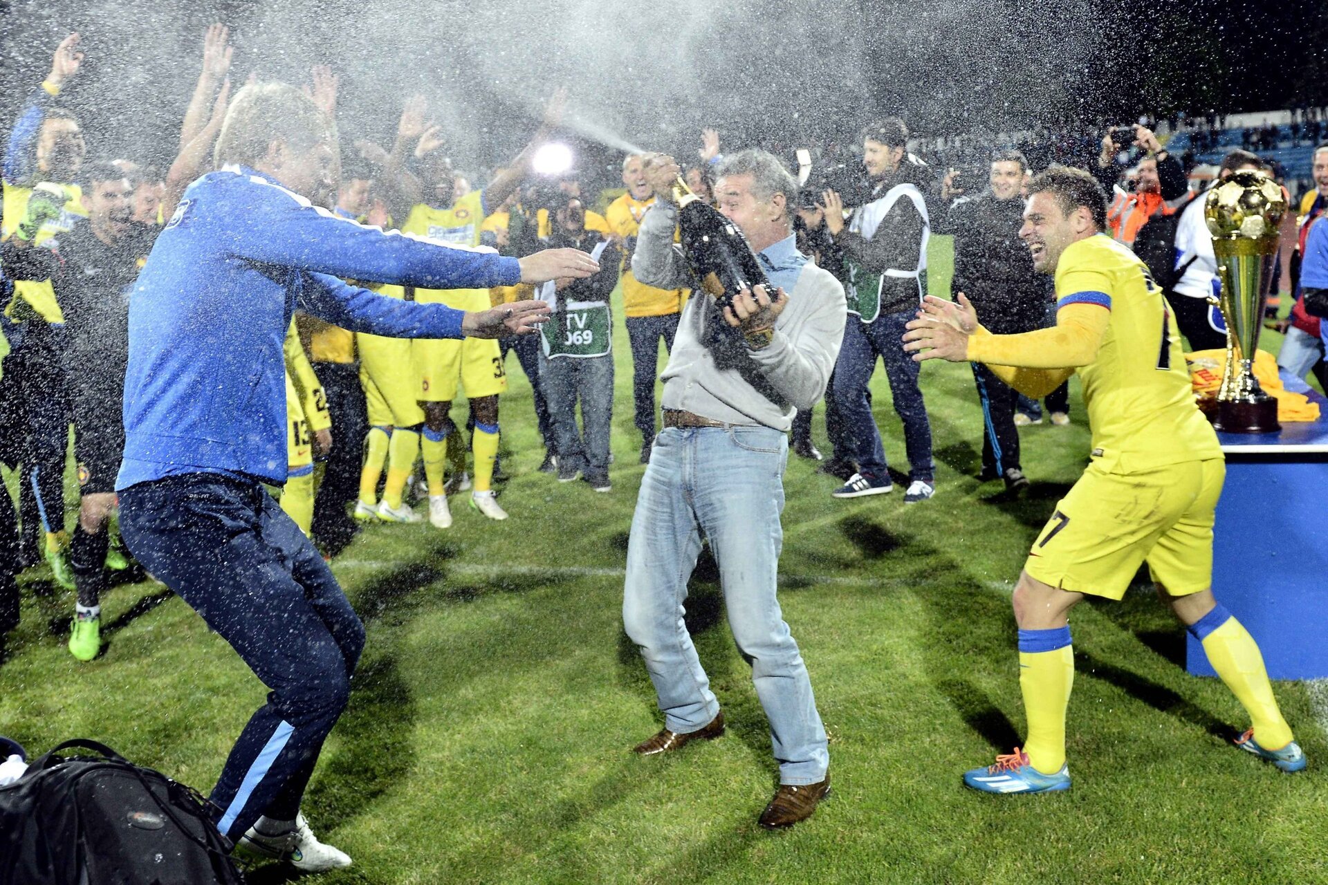 Giedrius Arlauskis, fostul portar al FCSB și un nume cunoscut în peisajul fotbalului românesc, a povestit detalii inedite despre transferul său în Premier League, într-un interviu acordat recent pentru iAMsport.ro