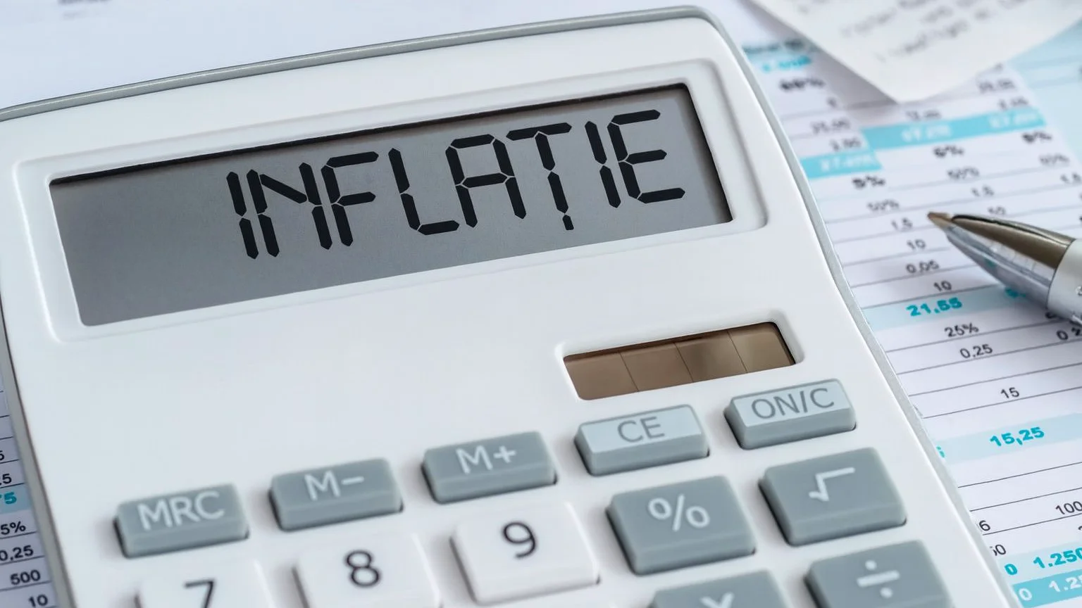 Întărirea controlului asupra prețurilor și politicii fiscale – soluțiile propuse pentru limitarea inflației în 2026 Inflația galopantă și scumpirea produselor de bază devin probleme tot mai stringente pentru economia României în perspectiva anului 2026