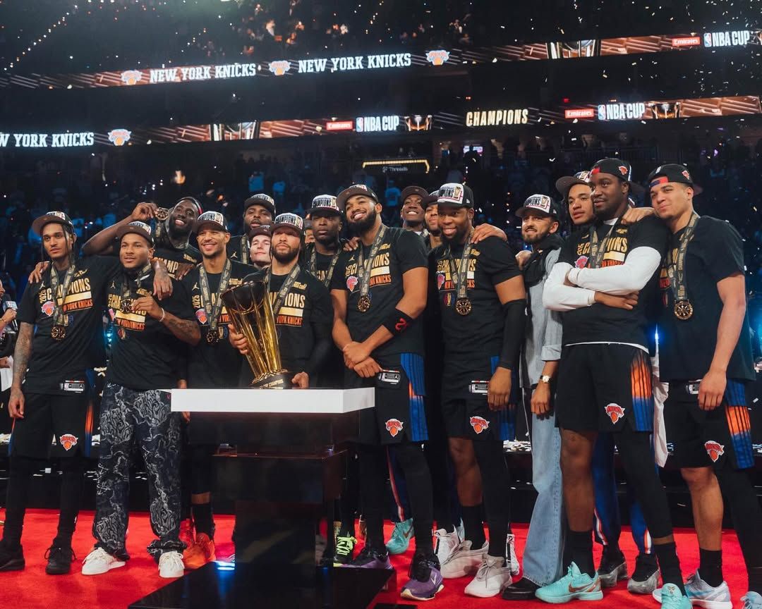 Joc de proporții în NBA: Knicks și Lakers se întâlnesc duminică la Los Angeles într-un meci care poate decide direcția sezonului pentru ambele formații Meciul dintre New York Knicks și Los Angeles Lakers, programat duminică la Crypto.com Arena, promite să fie unul deosebit de interesant atât pentru fanii baschetului, cât și pentru pasionații de pariuri sportive