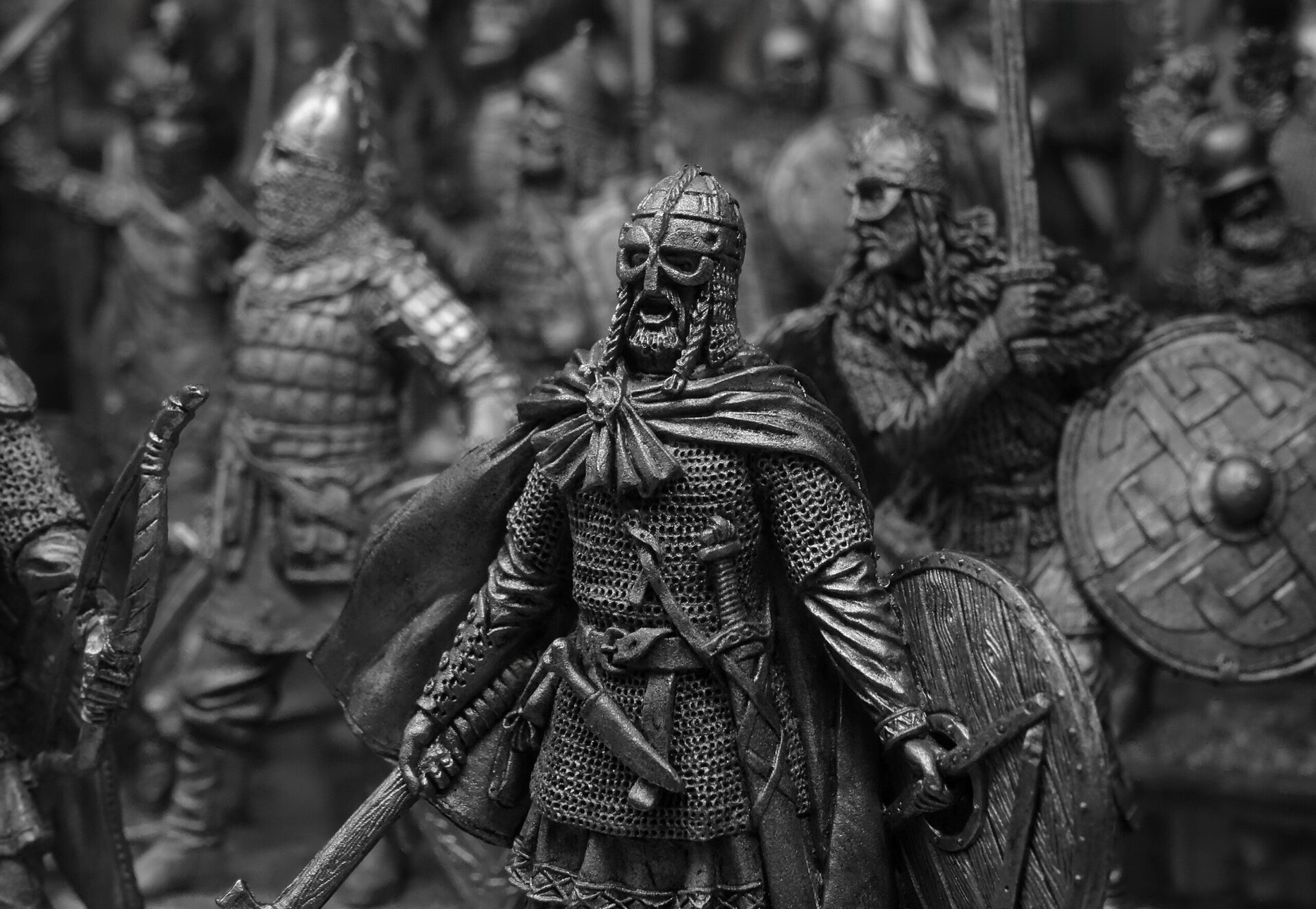 Descoperire senzațională în Anglia: posibilul mormânt al unui conducător legendar viking, primul de acest tip identificat în Marea Britanie Un arheolog independent a anunțat descoperirea unei movile misterioase în Cumbria, nord-vestul Angliei, pe care susține că a identificat-o ca fiind locul de înmormântare al unui lider viking de legendă