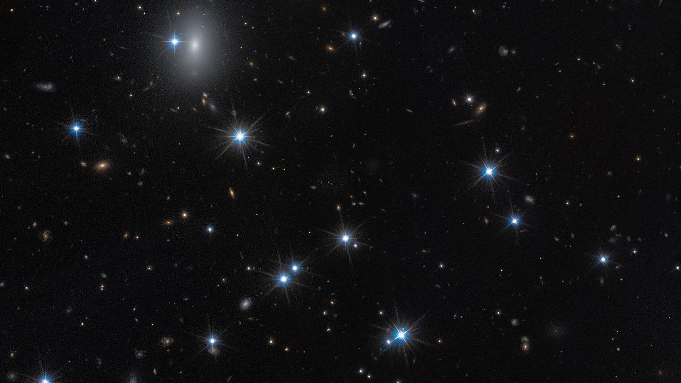O galaxie aproape invizibilă, denumită CDG-2, a fost identificată recent în regiunea roiului Perseu, una dintre cele mai mari și mai bogate aglomerări de galaxii din apropierea Căii Lactee