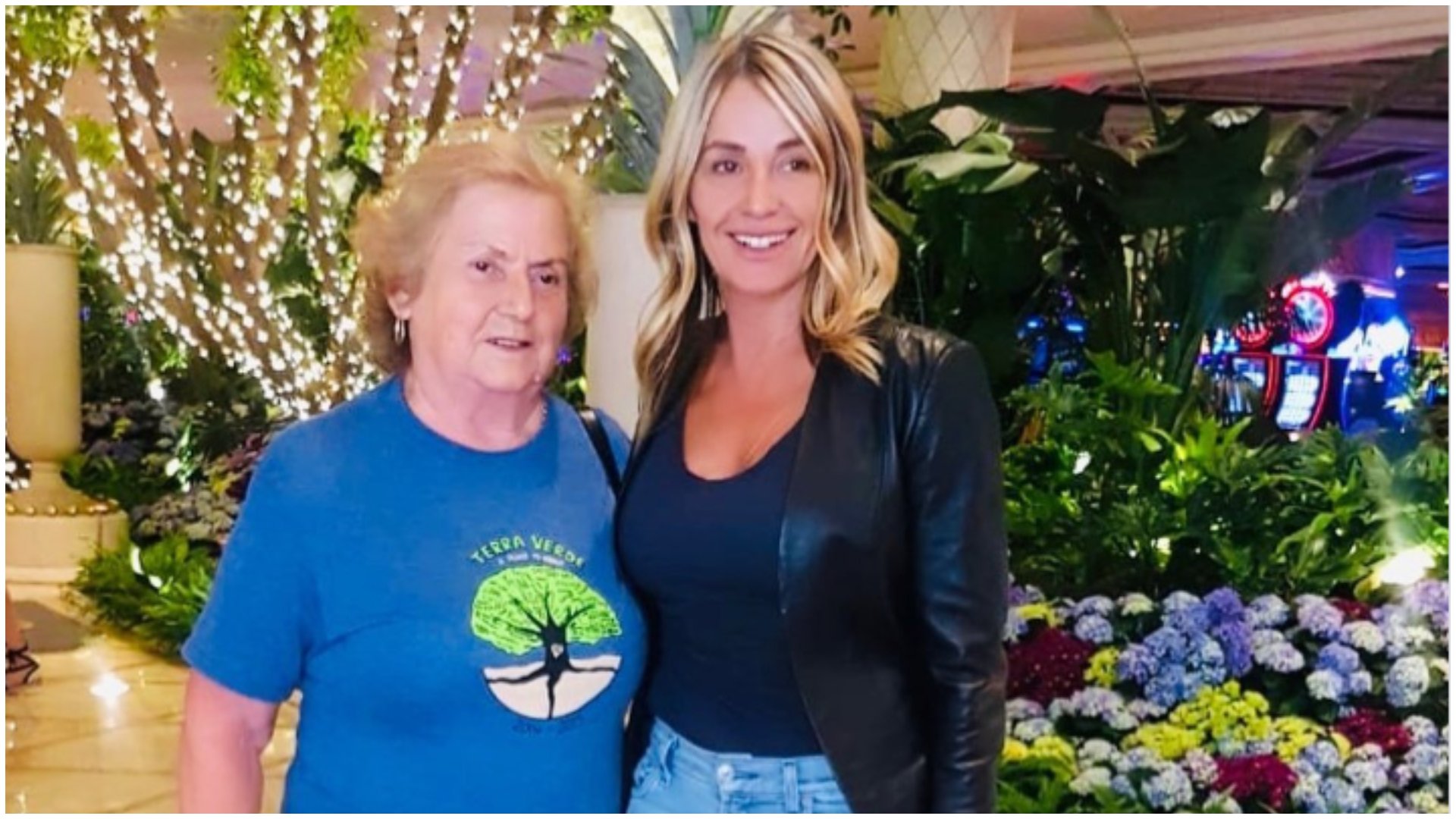 Nadia Comăneci, gest plin de iubire pentru mama sa, Ștefania, în vacanța din România Visul oricărui copil de a se juca cu părinții săi în zile de primăvară a devenit realitate pentru Nadia Comăneci, una dintre cele mai mari sportive ale României și a lumii