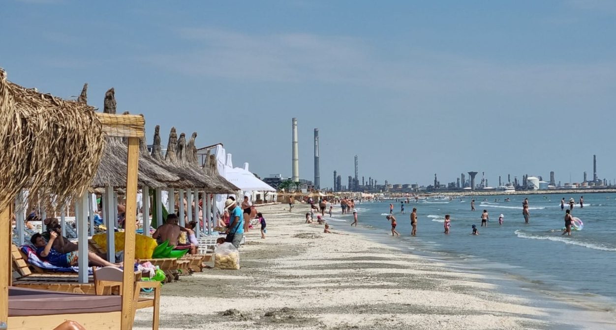 Contestă în instanță licitația plajelor din Năvodari din cauza lipsei infrastructurii adecvate