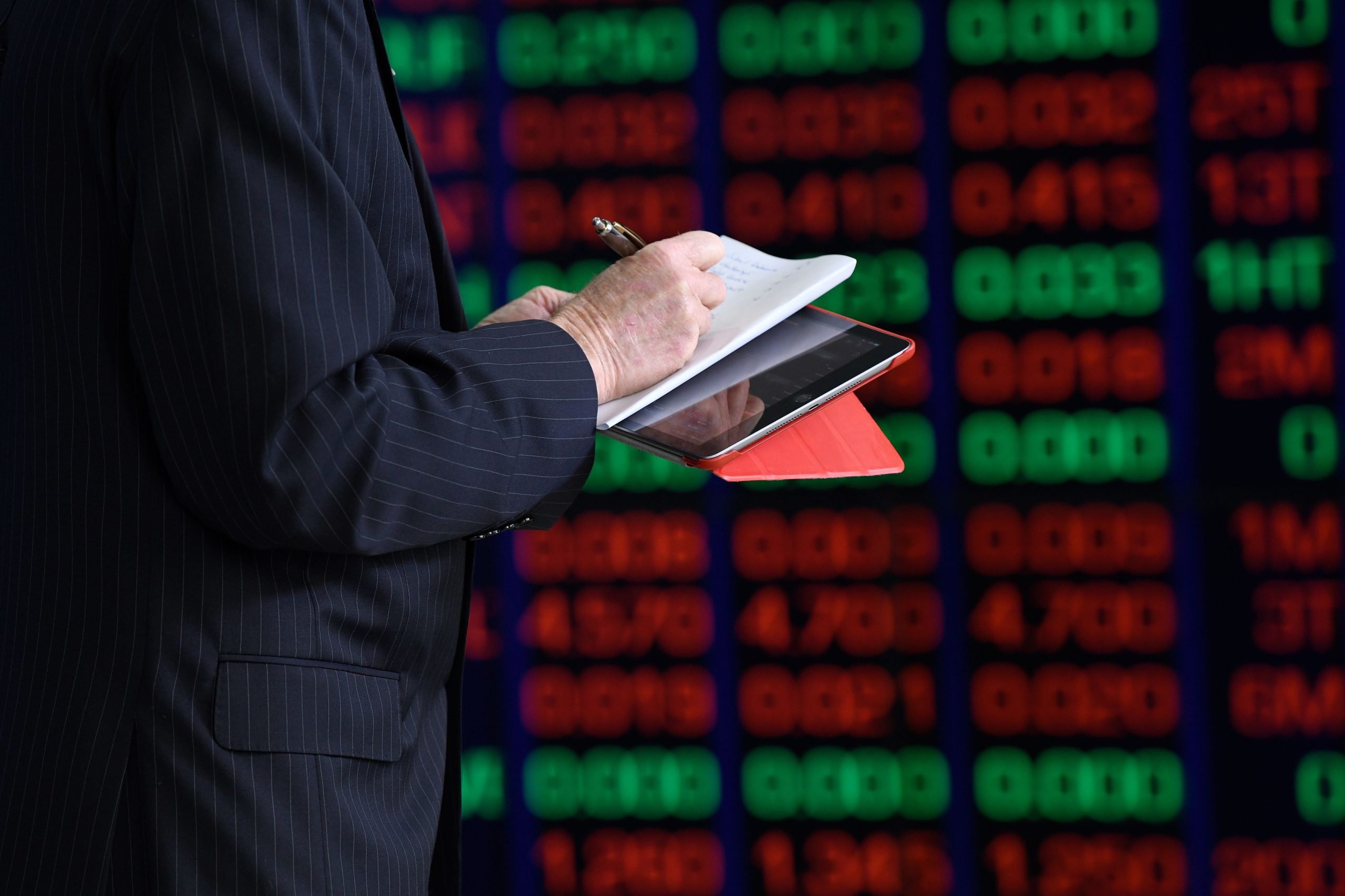 Bursa de la București înregistrează o creștere de 1,6% la debutul zilei, într-un context marcat de tensiuni geopolitice și fluctuații pe piețele internaționale