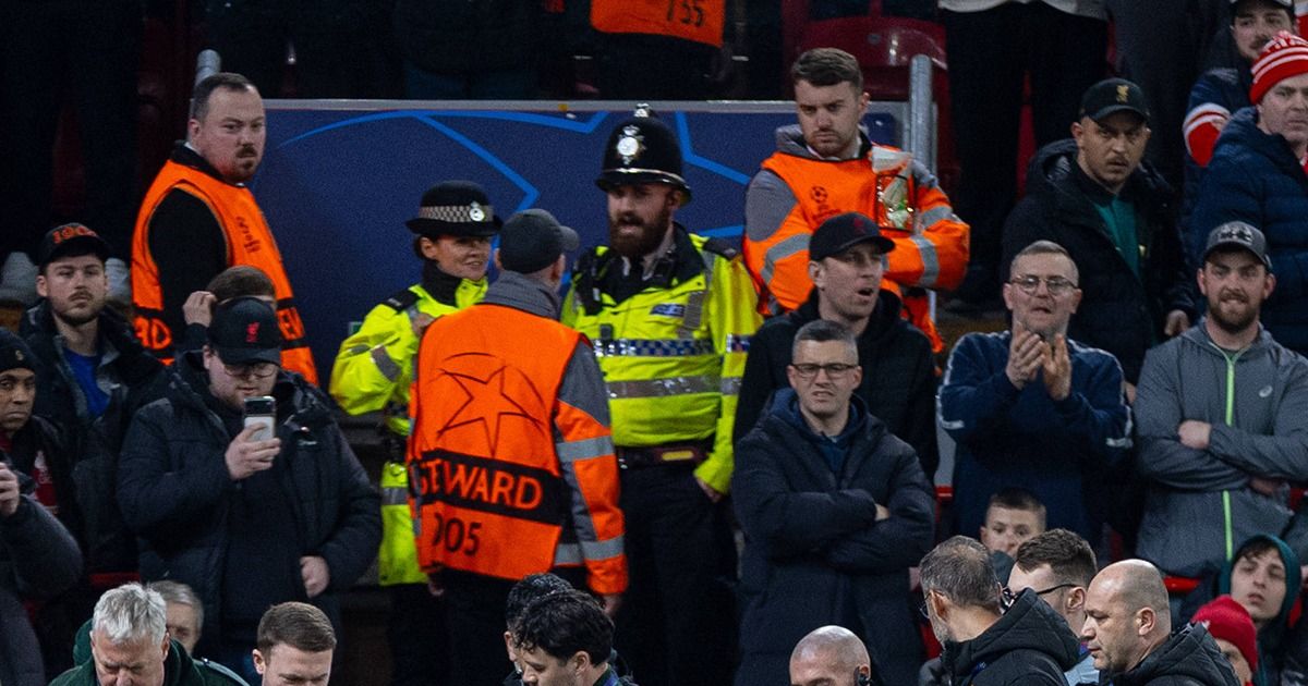 Liverpool a învins-o clar pe Galatasaray cu scorul de 4-0, calificându-se în sferturile Ligii Campionilor, după o seară marcată mai ales de accidentarea gravă suferită de Noa Lang, jucătorul olandez al turcilor