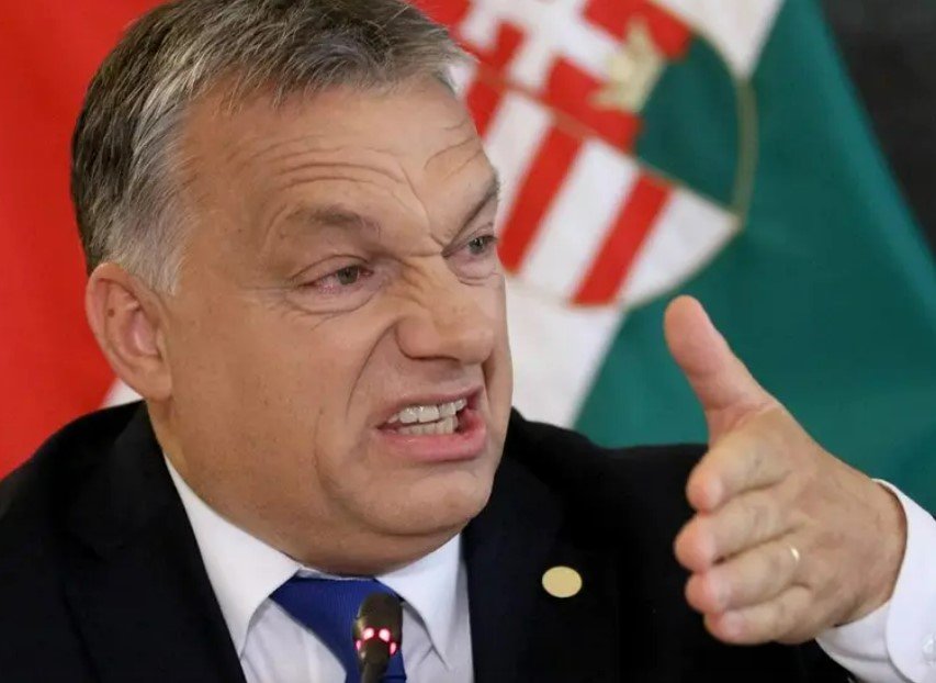 Viktor Orbán își reafirmă poziția dură față de Ucraina: „banditism de stat” și blocaj pentru sprijinul european al Kievului Relațiile dintre Ungaria și Ucraina se află într-un punct de tensiune extremă, după o nouă declarație dură a prim-ministrului Viktor Orbán, care a acuzat oficial Kievul de practici de „banditism de stat” și a anunțat intenția Budapestei de a folosi toate mijloacele la dispoziție pentru a forța reluarea fluxurilor de petrol prin conducta Drujba