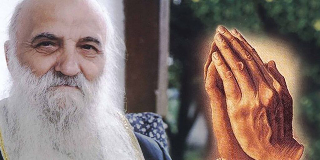 Părintele Ilarion Argatu, unul dintre cele mai respectate și cunoscute duhovnici ai Ortodoxiei din România, a lăsat în urmă o bogată operă de înțelepciune spirituală, marcată de predicții despre credință, virtute și, mai ales, lupta cu forțele răului