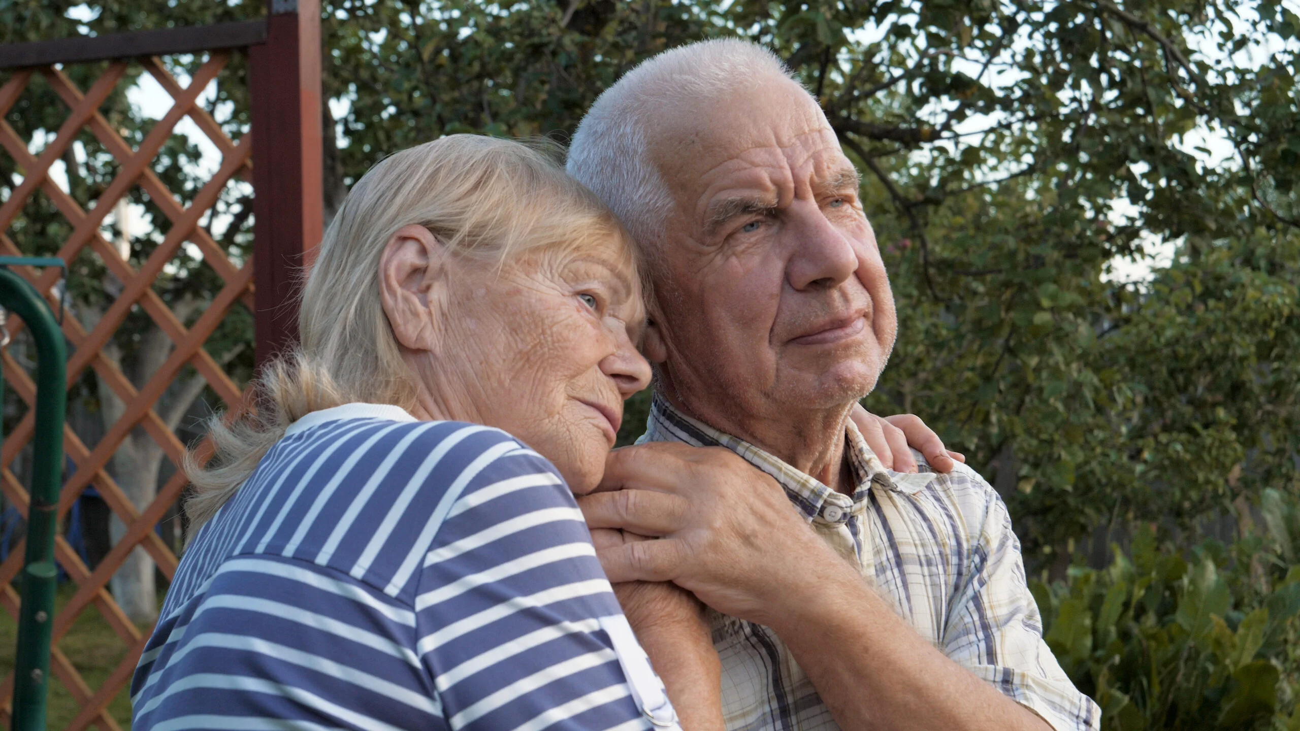 Românii pensionați în străinătate: o tendință în creștere în contextul globalizării mobilității Numărul românilor care aleg să își petreacă etapele finale ale vieții în alte țări a înregistrat o creștere alarmantă în ultimii ani, marcând o schimbare semnificativă în modul în care românii percep pensionarea și stabilitatea financiară post-carieră