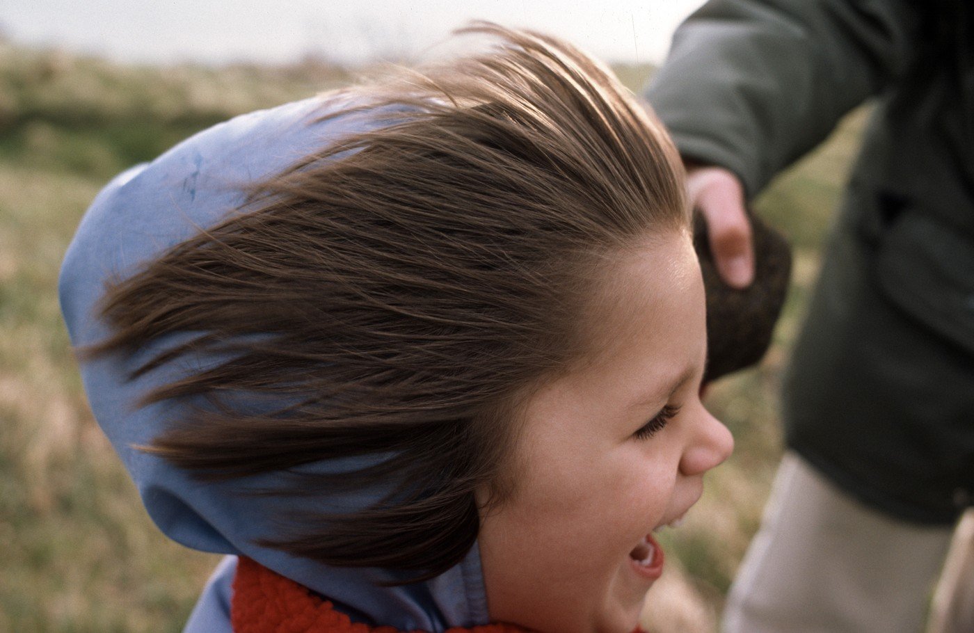 Vremea capricioasă atinge niveluri de intensificare în aceste zile, iar fenomenele de vânt puternic devin o reală preocupare pentru autorități și populație