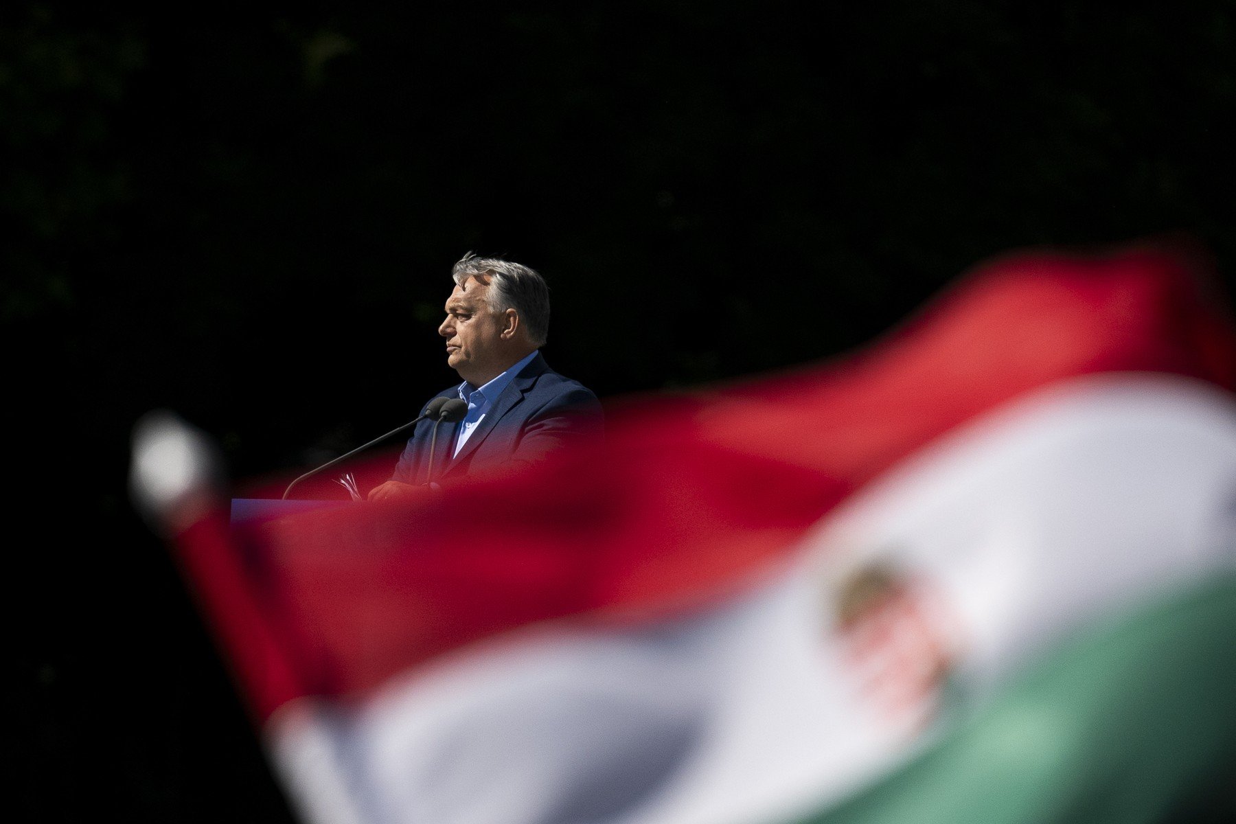 Balázs Hankó, ministrul maghiar al culturii și inovării, în vizită oficială în comunitățile maghiare din România, în plină pregătire pentru alegerile din Ungaria Ministrul maghiar al culturii și inovării, Balázs Hankó, a întreprins o vizită de două zile în județele cu populație maghiară din România, într-un context politic delicat, marcat de apropierea alegerilor parlamentare din Ungaria, programate pentru 12 aprilie