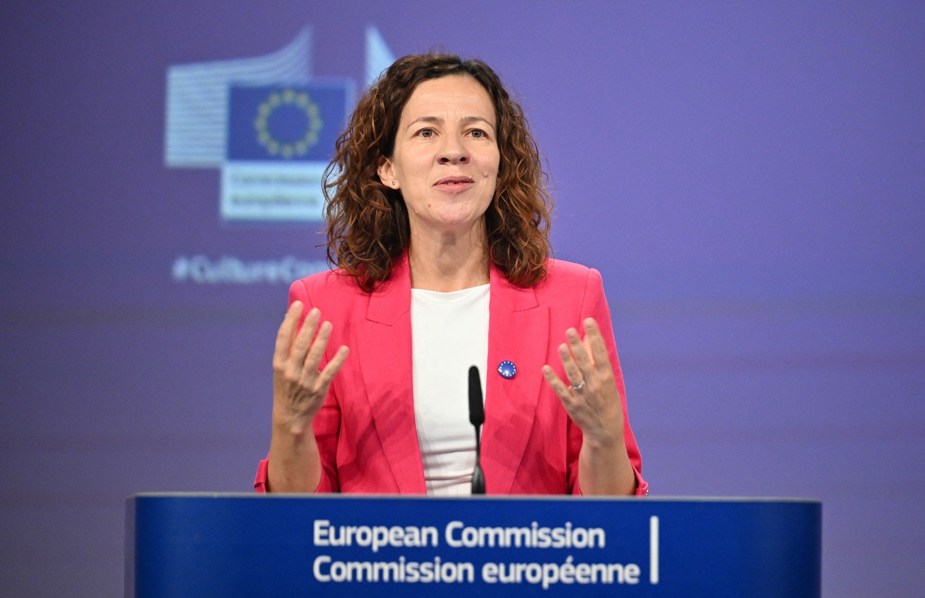 Inteligența artificială devine un pilon central al transformărilor din educație, obligând dascălii să se adapteze noilor realități digitale