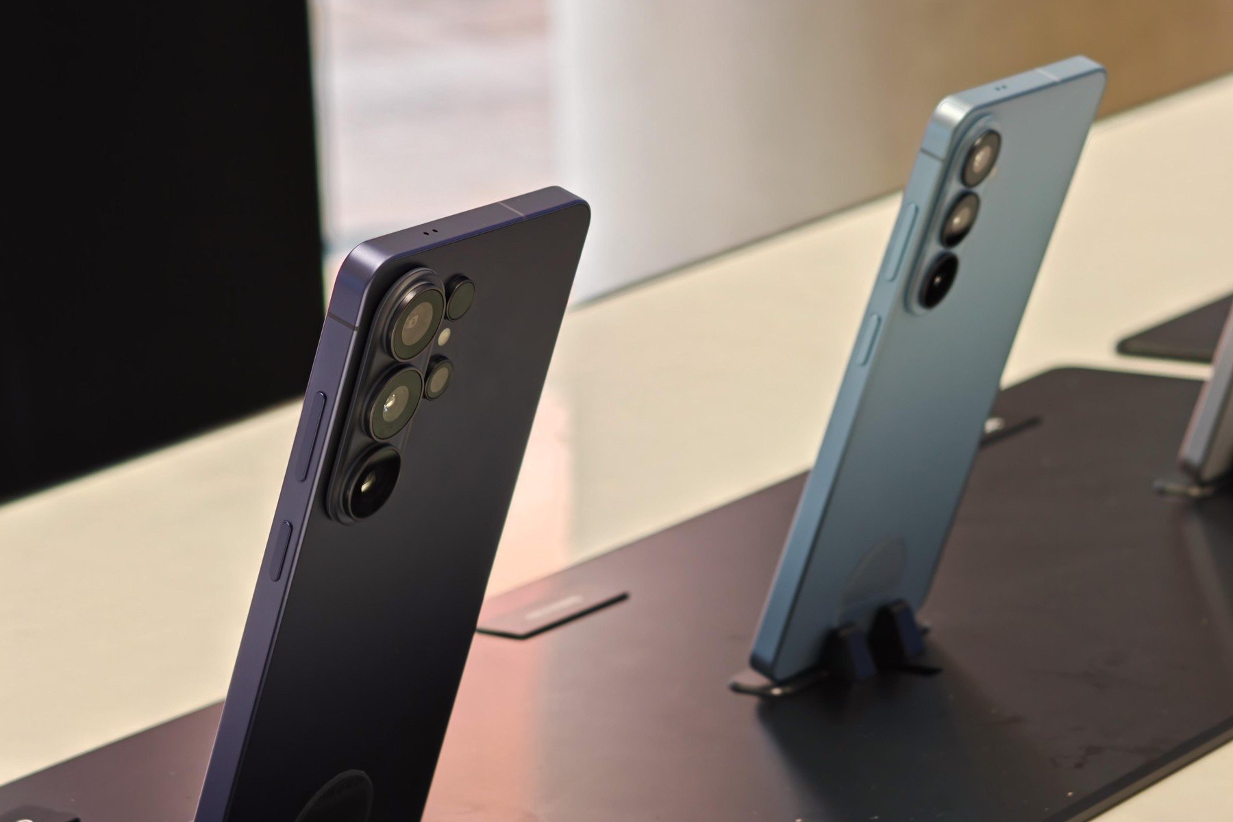 Industria smartphone-urilor, deocamdată considerată una dintre cele mai inovatoare și dinamice din tehnologie, pare să se afle într-un impas în ceea ce privește progresul hardware