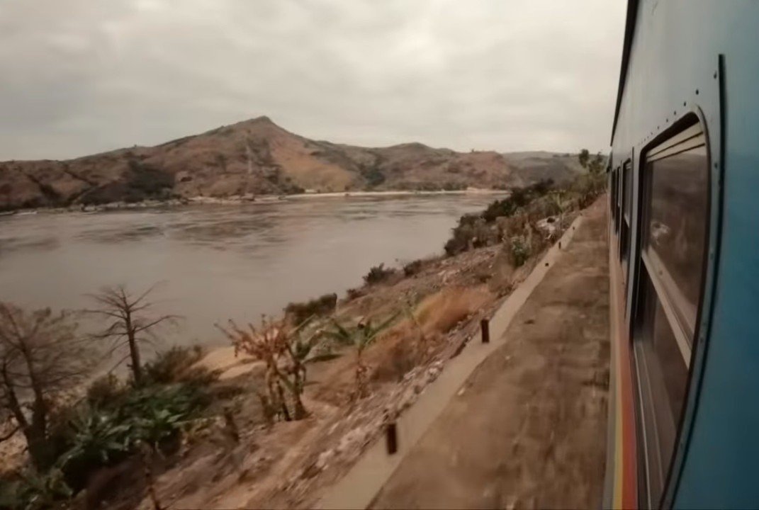 Tragedie în estul Republicii Democrate Congo: peste 200 de morți după o alunecare de teren cauzată de ploile torențiale Un dezastru devastator a lovit provincia Nord-Kivu, în estul Republicii Democratice Congo, lăsând în urmă peste 200 de victime