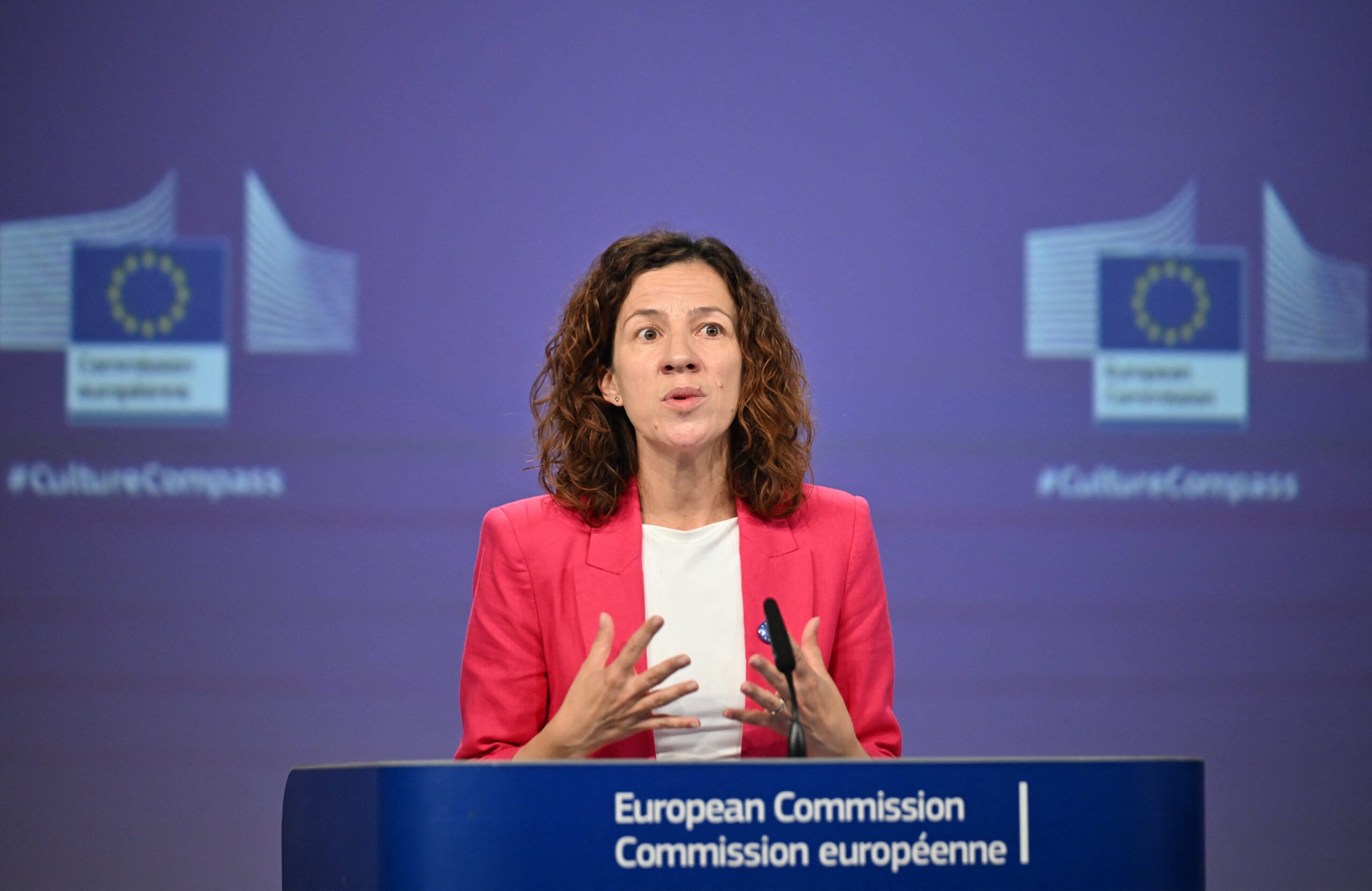 România a solicitat oficial activarea mecanismului de protecție civilă al Uniunii Europene pentru sprijin în operațiunile de repatriere a cetățenilor din zonele afectate de conflictul din Ucraina, anunță vicepreședinta Comisiei Europene pentru valori și transparență, Roxana Mînzatu