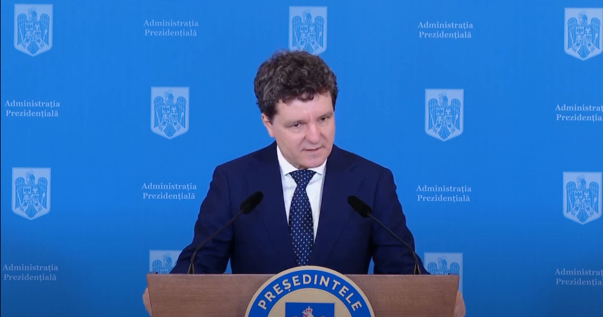 Președintele Primăriei Bucureștiului, Nicușor Dan, a anunțat recent că resursele de gaz din Marea Neagră vor fi utilizate într-un mod prudent, subliniind că România nu intenționează să extragă mai mult de 10-20% din aceste resurse, cifră care se traduce în aproximativ 1-2 miliarde de metri cubi de gaz anual