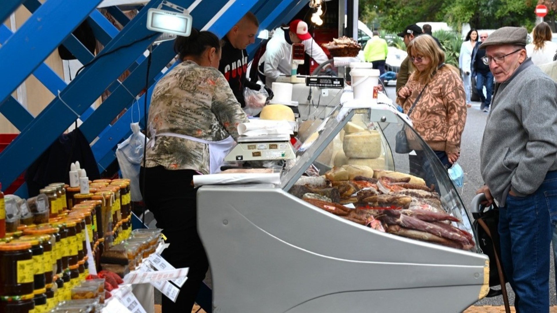 Piețele volante revin în cartierele din Sectorul 1 al Capitalei, aducând farmecul și gusturile autentice ale produselor tradiționale românești direct în comunitate