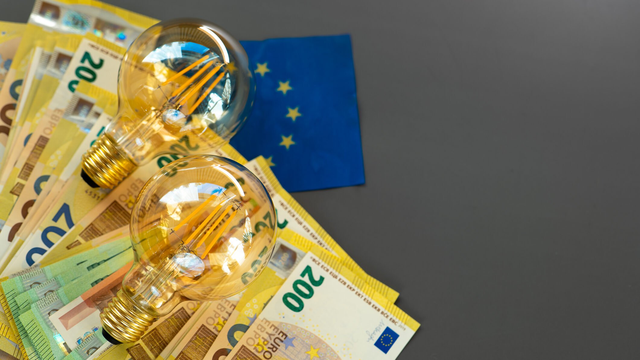 UE caută soluții pentru reducerea prețurilor la energie și susținerea industriei europene Criza energetică recurentă și creșterea semnificativă a prețurilor la energie pun Uniunea Europeană în fața unui adevărat test de reziliență