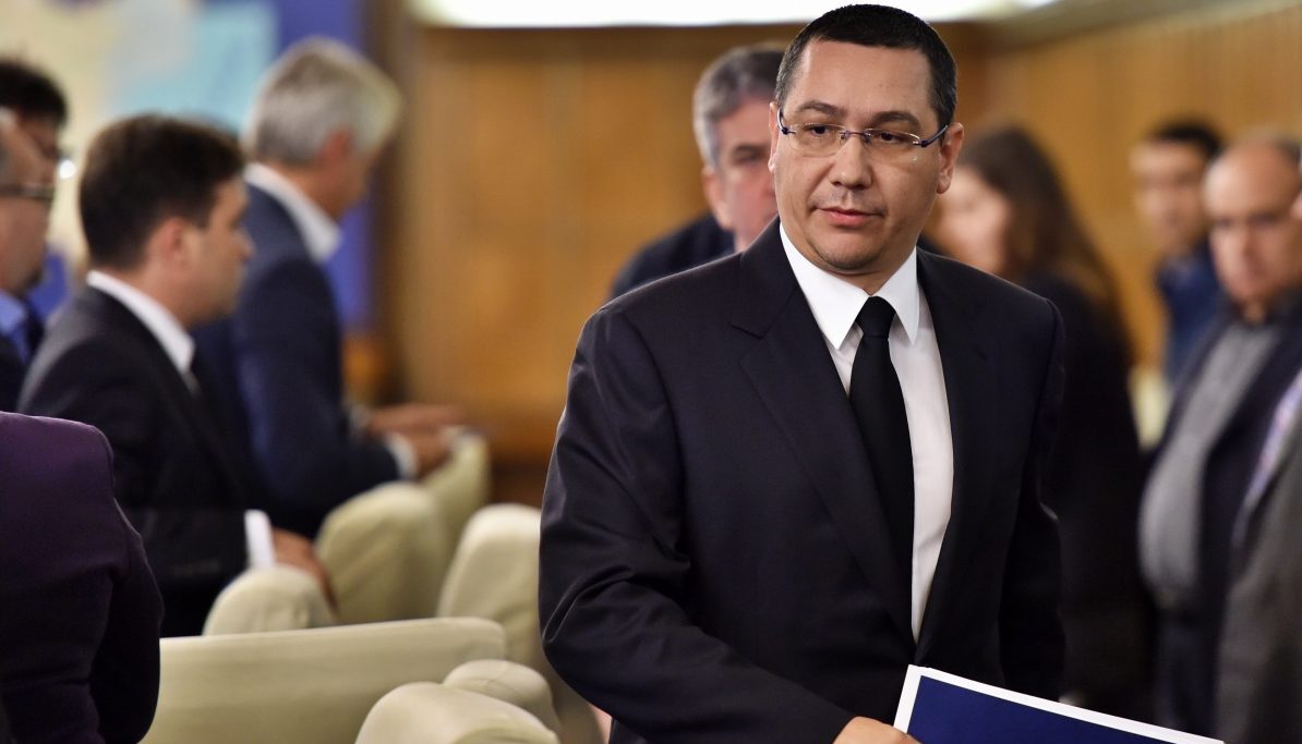 Victor Ponta acuză Oana Țoiu că i-a cerut consulului din Dubai să nu o lase pe minoră în avion, ministrul răspunde că urmează criterii transparente
