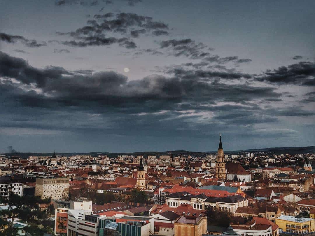 Vreme răcoroasă și cer noros în Cluj, joi, 19 martie