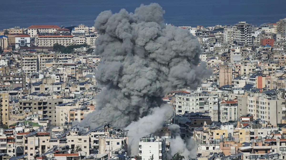 Statele Unite anunță scufundarea unei nave militare iraniene în largul internațional