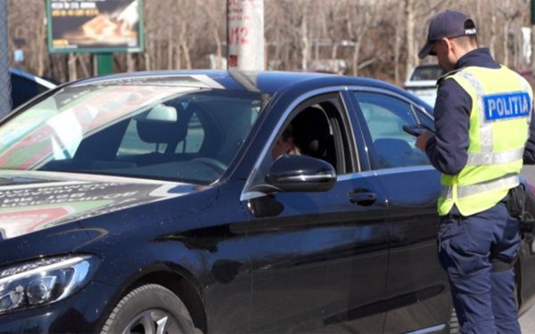 Amenzi GRELE pentru șoferii din România: Uită de acest obiect? Plătesc 1.320 lei