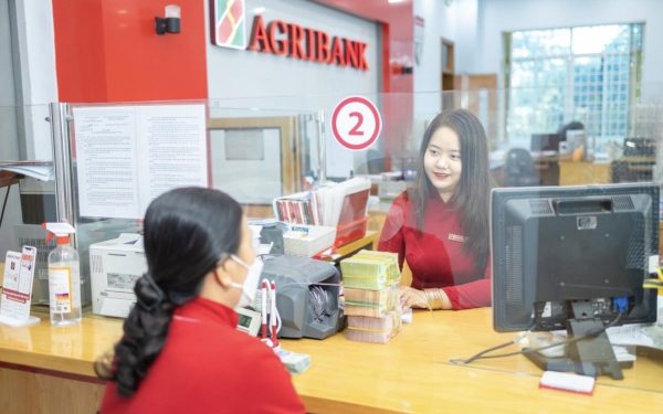 Agribank, lider pe piață: Reduce dobânzile și dă tonul în România