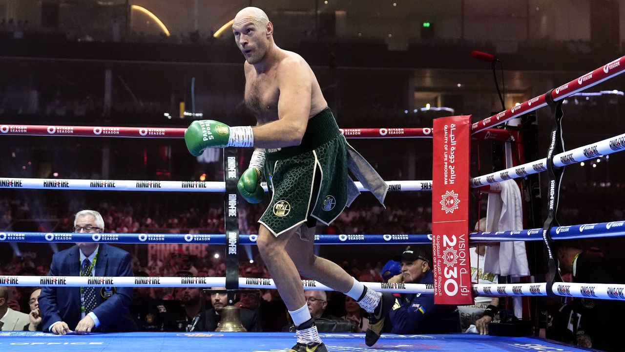 Fury, victorie categorică și provocare pentru Joshua! Makhmudov, pus la respect