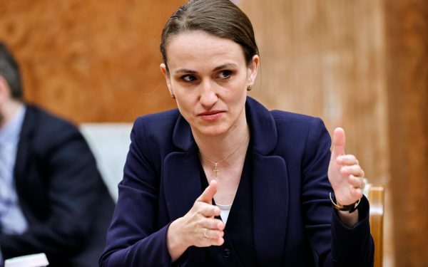 Am invitat PERSONALITATEA la un tur în România