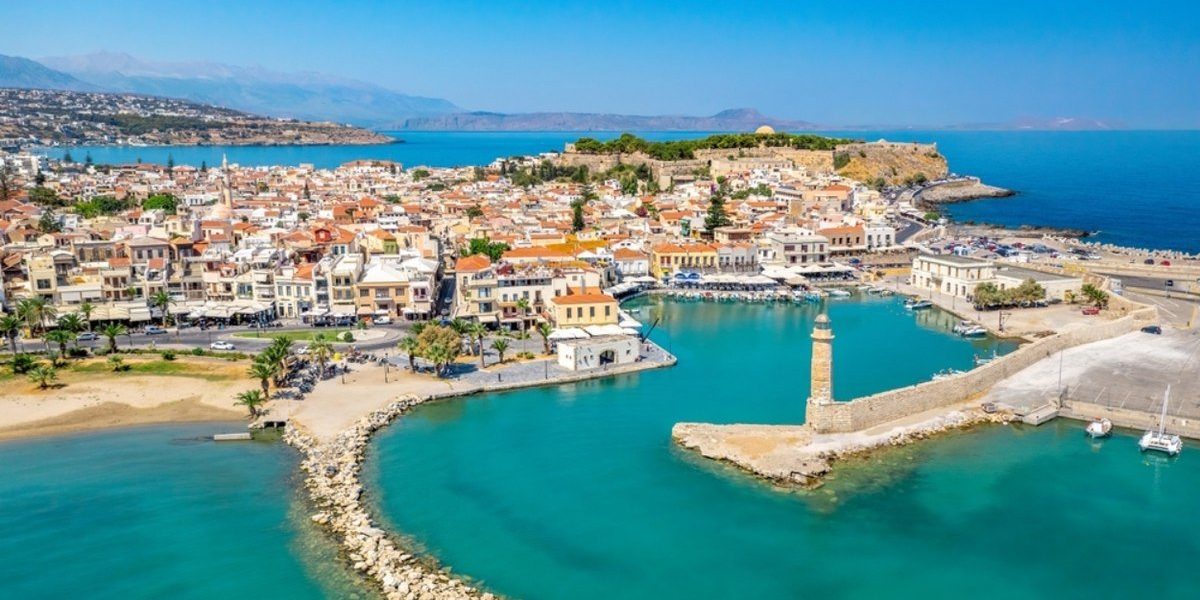 Grecia, reguli noi pentru femei: Amenzi URIAȘE de 3.000 de euro!